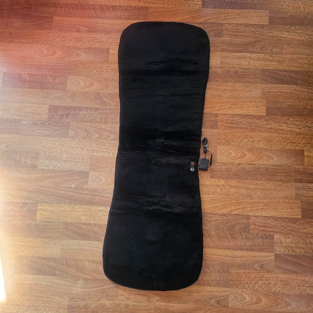 Body massage cushion pad with heat functionality